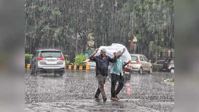 Delhi NCR Rain News : नोएडा में बारिश के बाद उमस से राहत, दिल्ली में भी छाए बादल, जानें कैसा रहेगा मौसम