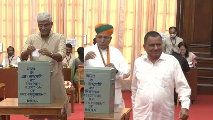 दिल्ली: केंद्रीय जल शक्ति मंत्री गजेंद्र सिंह शेखावत और केंद्रीय संसदीय कार्य और संस्कृति राज्य मंत्री अर्जुन राम मेघवाल ने उपराष्ट्रपति चुनाव के लिए वोट डाला।