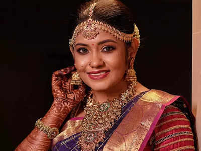 Sruthi Shanmuga Priya: பாடி பில்டர் கணவருடன் பாரிஸில் ஹனிமூன் கொண்டாடும் சீரியல் நடிகை!