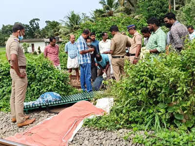 ട്രെയിൻ തട്ടി മരിച്ചയാളുടെ തല നായ കടിച്ചെടുത്ത് വീടിന് മുന്നിൽ കൊണ്ടിട്ടു; ഞെട്ടൽ മാറാതെ വീട്ടമ്മ