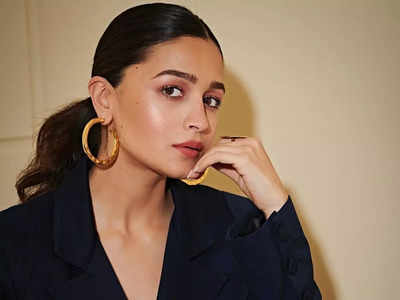 Alia Bhatt: এমন জিন্স পরে ইভেন্টে পৌঁছোলেন হবু মা আলিয়া ভট্ট! যা দেখে মাথা ঘুরে যাবে আপনার