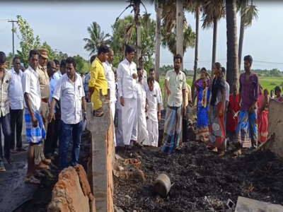 விழுப்புரம் வளவனூர் அருகே மின்கசிவால் ஏற்பட்ட விபத்து... எரிந்து சேதமான வீடுகள்!