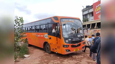 ഫോണിൽ സംസാരിച്ച് ബസ് ഓടിച്ചു; കെ സ്വിഫ്റ്റ് ഡ്രൈവറെ പോലീസ് പിടികൂടി