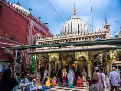 चौसठ खंबा से लेकर मिर्जा गालिब के मकबरे तक, दिल्ली के निजामुद्दीन की इन जगहों को शायद ही जानते होंगे आप