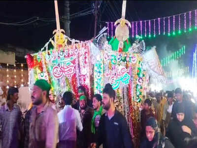 Muharram: அக்னி குண்டத்தில் இறங்கி மொஹரம் கொண்டாடிய இஸ்லாமியர்கள்!