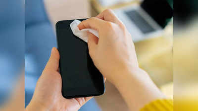 Tips And Trick : स्मार्टफोनला असे स्वच्छ करणे तात्काळ बंद करा, पाहा दुष्परिणाम
