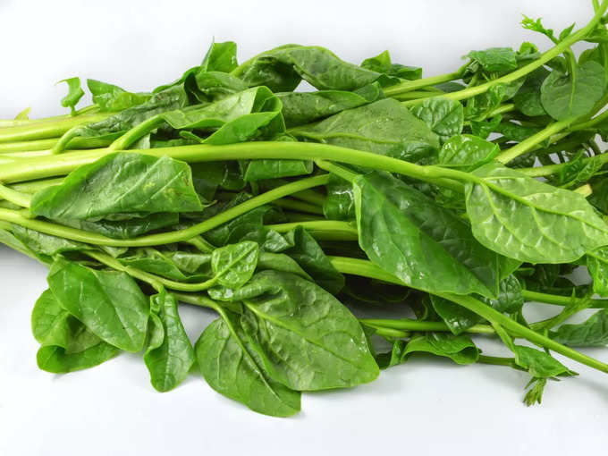 ৩. পালংশাক, পুঁইশাক খেলে গাউট বাড়ে (Spinach)