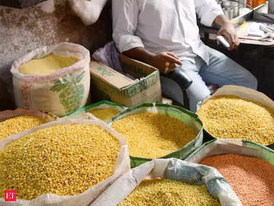 Urad Tur Prices: భారీగా పెరిగిన కందిపప్పు, మినపప్పు ధరలు.. సామాన్య ప్రజానీకానికి కష్టమే ఇక!