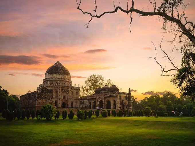 हौज खासी में डियर पार्क - Deer Park At Hauz Khas