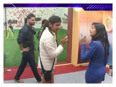 Bigg Boss Kannada OTT: ಬಿಗ್ ಬಾಸ್ ಮನೆಯಲ್ಲಿ ಜಡೆ ಜಗಳ ಶುರು; ಸ್ಫೂರ್ತಿ ಗೌಡ, ಸೋನು ಗೌಡ ಮಧ್ಯೆ ಬೆಂಕಿ ಹೊತ್ತಿಸಿದ ಡವ್‌ರಾಣಿ