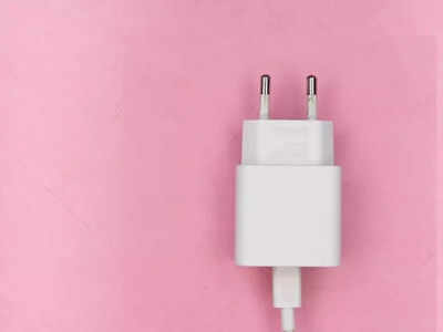 One Charger for All Gadgets : ఐఫోన్, ఆండ్రాయిడ్‌ మొబైల్‌, ల్యాప్‌టాప్‌లకు ఒకే చార్జర్! సాధ్యం కానుందా?