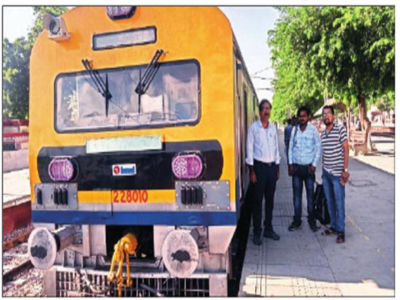 फरीदाबाद से पलवल, दिल्ली और गाजियाबाद जाना हुआ आसान लेकिन 6 स्पेशल ट्रेनें चलीं, नहीं दिखी भीड़