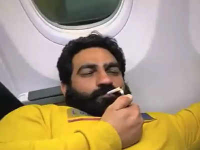 Smoking On Flight: ವಿಮಾನದಲ್ಲಿ ಸಿಗರೇಟ್ ಸೇದಿದ ಸೋಷಿಯಲ್ ಮೀಡಿಯಾ ಸ್ಟಾರ್: ತನಿಖೆಗೆ ಆದೇಶ