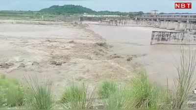 Saharanpur Flood: यमुना नदी में हथनीकुंड बैराज से छोड़ा गया पानी, बढ़ी बाढ़ की आशंका, देखें वीडियो