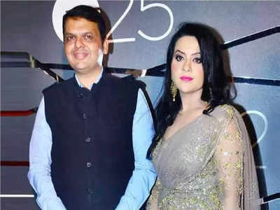 Amruta Fadnavis: अमृता फडणवीसांबद्दल अश्लील कमेंट, पुण्यात तरुणाला अटक