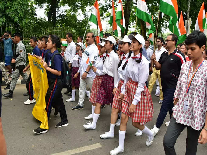 गुवाहाटी में तिरंगा यात्रा में शामिल हुए असम के सीएम