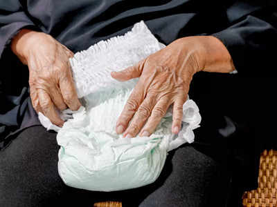 घर में बड़े बुजुर्ग लोगों के लिए बेस्ट हैं ये अडल्ट Diapers, मिल रहा है 50% तक का हैवी डिस्काउंट