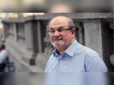 Salman Rushdie Attacked: ಸಲ್ಮಾನ್ ರಶ್ದಿ ದಾಳಿಕೋರನ ಗುರುತು ಪತ್ತೆ: ಕಣ್ಣು ಕಳೆದುಕೊಳ್ಳುವ ಅಪಾಯದಲ್ಲಿ ಲೇಖಕ