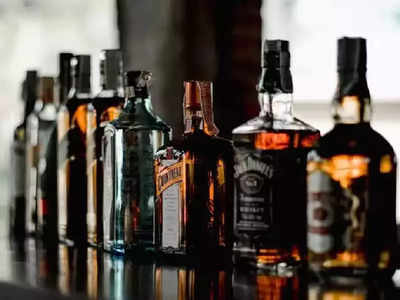 Delhi Liquor Policy: মিলছে না মদ, সুরা সংকটে ভুগছে রাজধানী!