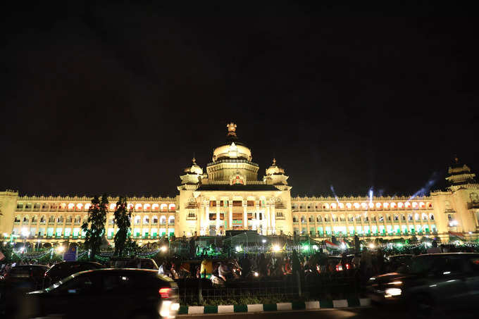 ಶಕ್ತಿ ಸೌಧಕ್ಕೆ ಬಂಗಾರದ ದೀಪಾಲಂಕಾರ