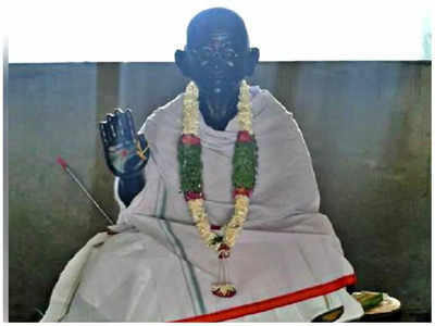 Telanganas Mahatma Gandhi Temple: నిత్య పూజలందుకుంటున్న మహాత్మాగాంధీ.. క్యూ కడుతున్న సందర్శకులు