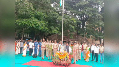 Idgah maidan: आजादी के बाद पहली बार ईदगाह मैदान में फहराया तिरंगा, जानें बेंगलुरु के इस जगह का क्या है विवाद