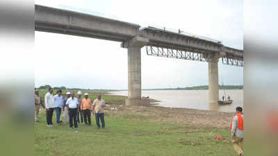 Banda News: 15 लोगों की मौत के बाद शासन की टूटी नींद, 11 साल से अधूरे पड़े पुल पर शुरू हुआ निर्माण कार्य