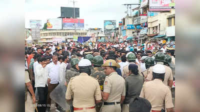 Shivamogga | ಶಿವಮೊಗ್ಗದಲ್ಲಿ ನಿಷೇದಾಜ್ಞೆ: ಒಬ್ಬನಿಗೆ ಇರಿತ, ಸಾವರ್ಕರ್‌ ಭಾವಚಿತ್ರ ವಿಚಾರಕ್ಕೆ ಕೋಮುಗಳ ನಡುವೆ ಸಂಘರ್ಷ