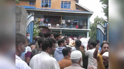 शोपियां में कश्मीरी पंडित की हत्या, उपराज्‍यपाल, उमर अब्दुल्ला, महबूबा मुफ्ती समेत नेताओं ने बताया बर्बर हमला