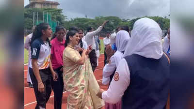 மாணவிகளுடன் சேர்ந்து குத்தாட்டம் போட்ட சப் கலெக்டர் - வைரலாகும் வீடியோ!