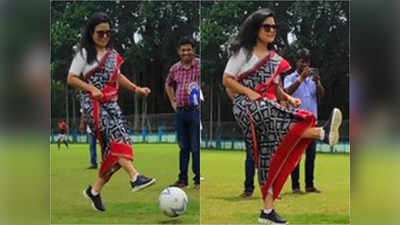 Khela Hobe Dibas: খেলা হবে দিবসে ফুটবলার অবতার, শাড়ি পরেই কিক অফ মহুয়ার