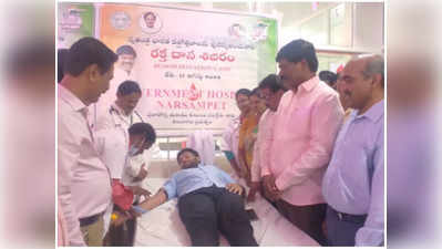 Blood Donation: స్వతంత్ర వజ్రోత్సవాల సందర్భంగా నర్సంపేటలో రక్తదానం