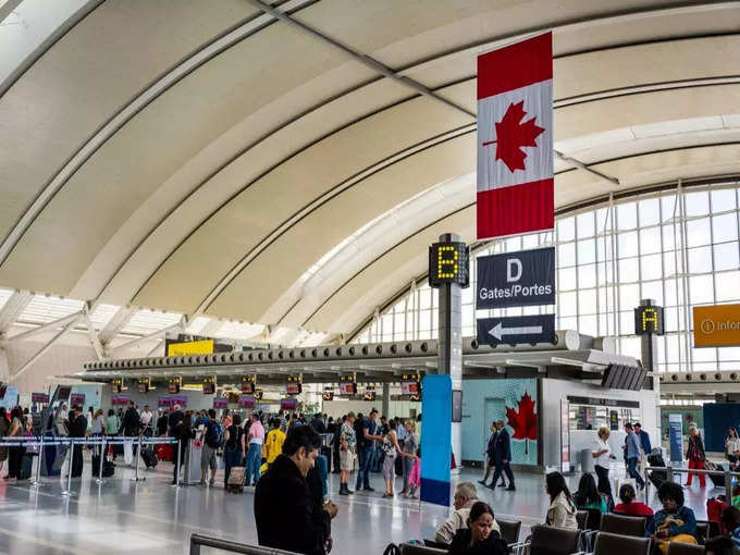 टोरंटो पियर्सन अंतर्राष्ट्रीय हवाई अड्डा - Toronto Pearson International Airport