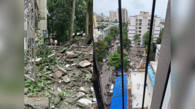 Mumbai building collapse: ताश के पत्तों की तरह ढही चार मंजिला इमारत, मुंबई के बरीवली में बड़ा हादसा