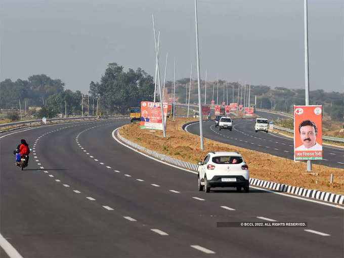 राष्ट्रीय राजमार्ग 8: दिल्ली-मुंबई राजमार्ग - National Highway 8: Delhi-Mumbai Highway