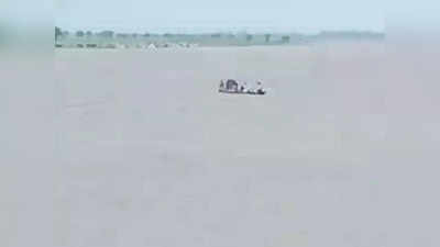 UP News: बलिया टोंस नदी में डूबी नाव, 6 लोग थे सवार, चार तैरकर निकले, दो लोगों के डूबने की आशंका