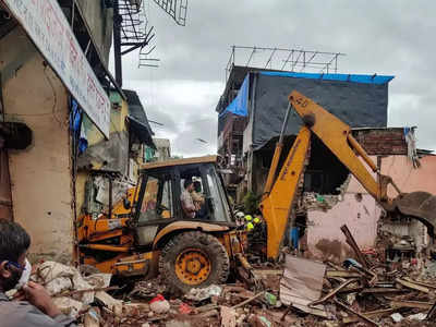 ಭೂಗಳ್ಳರಿಗೆ ನಡುಕ, ಪ್ರಭಾವಿಗಳ ಮೊರೆ; ಹೊಸಪೇಟೆಯಲ್ಲಿ ತಿಂಗಳಿಗೊಂದು ಅಕ್ರಮ ಕಟ್ಟಡ ನೆಲಸಮ!