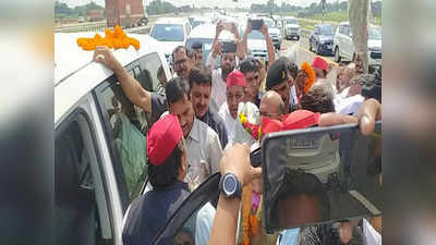 Azamgarh News: आजमगढ़ पहुंचे समाजवादी मुखिया अखिलेश, जेल में बंद बाहुबली नेता रमाकांत यादव से की मुलाकात