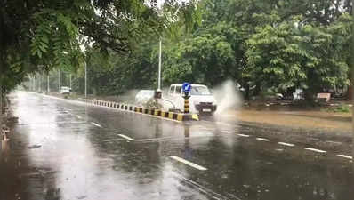 Gujarat Rain: રાજ્યમાં ફરી જામ્યો વરસાદી માહોલ, અમદાવાદમાં કડાકા ભડાકા સાથે વરસી પડશે મેઘરાજા