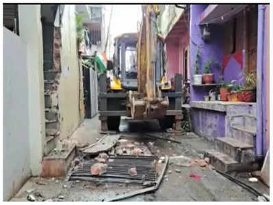 Indore : गुंडा अभियान फिर शुरू, प्रशासन ने हिस्‍ट्रीशीटर बदमाश के अवैध कब्‍जे पर चलाया बुलडोजर