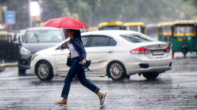 Rain in Bengaluru: ಸಿಲಿಕಾನ್‌ ಸಿಟಿಯಲ್ಲಿ ವರುಣನ ಆರ್ಭಟ: ಭಾರೀ ಮಳೆಗೆ ಹೈರಾಣಾದ ಬೆಂಗಳೂರು ಜನತೆ