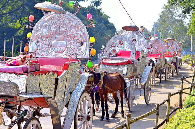 ​ঘোড়ায় টানা গাড়ি পার্কিংয়ের জন্য নির্দিষ্ট করা হয়