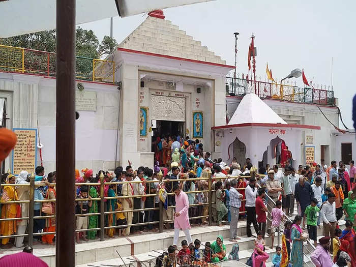 some interesting things about naina devi temple in nainital uttarakhand