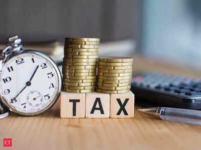 Income Tax news: टैक्सपेयर्स को लग सकता है तगड़ा झटका, खत्म होगी टैक्स में छूट! बड़े बदलाव की तैयारी में सरकार