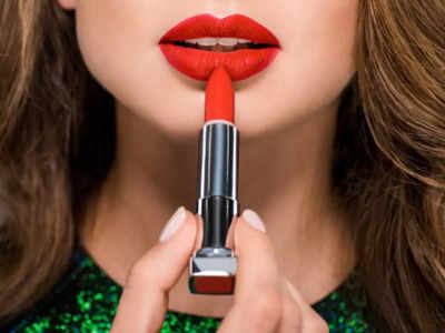 आजच वापरून बघा या Waterproof Lipstick अनेक आकर्षक शेड्स मध्ये उपलब्ध