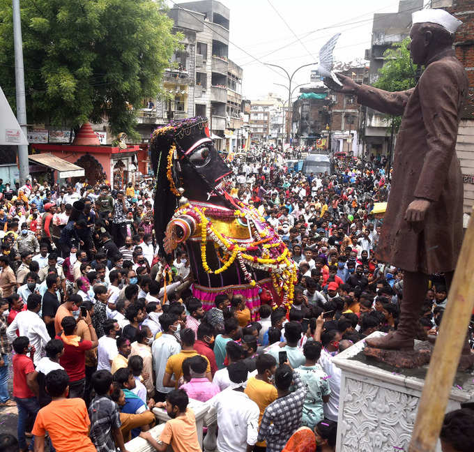 काळ्या-पिवळ्या मारबतींची परंपरा