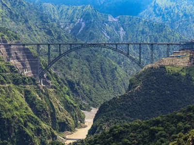 Chenab Bridge : देख रहा है बिनोद इंडियन रेलवे का चिनाब ब्रिज एफिल टाॅवर से भी ऊंचा है, जानिए क्यों चर्चा में है रेल मंत्रालय का ये ट्वीट