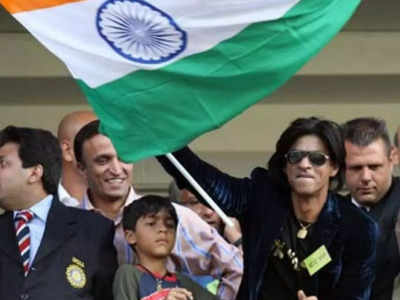 India vs Pakistan मैच से पहले वायरल हुआ शाहरुख खान का वीडियो, जब उन्हें हरभजन ने गोद में उठाकर किया था भांगड़ा