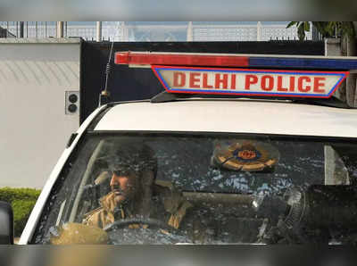 ગેરકાયદે અમેરિકા મોકલતા માણસાના એક એજન્ટને પકડવા દિલ્હી પોલીસના ગુજરાતમાં ધામા