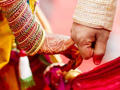 Love Marriage: বলিউড গানেই বাজিমাত,  ৫৫-র ‘সুরেলা’ ফারুককে বিয়ে ১৮-র মুসকানের